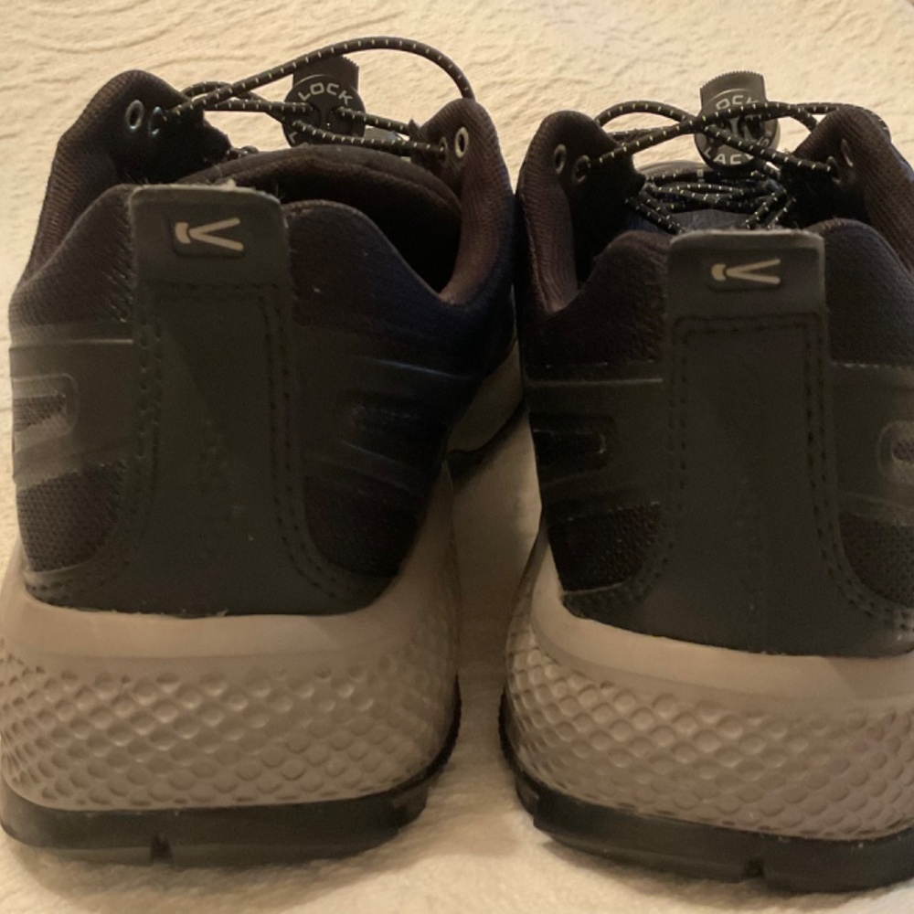 KEEN Men's Black Athletic Shoes - Picture 4 of 9